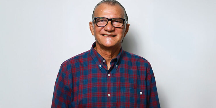 Visando ajudar os pais, pastor lança devocional de “colorir”