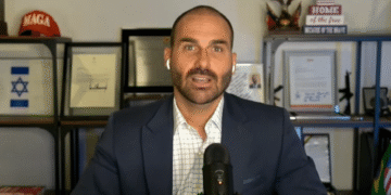 Eduardo Bolsonaro diz que será candidato a presidente em 2026