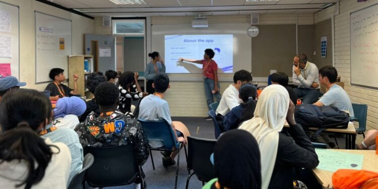 Governo de RO abre seleção de intercâmbio na Inglaterra para 35 estudantes da rede pública estadual