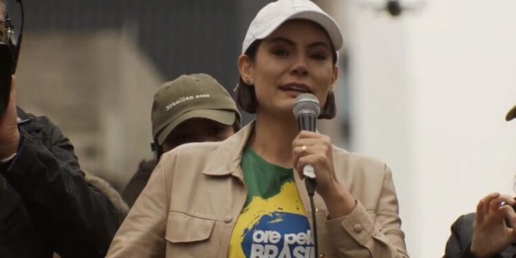Moraes viola liberdade religiosa de Michelle Bolsonaro, diz pastor