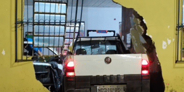 Motorista embriagada invade sede de associação de idosos em Porto Velho