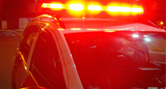 Homem agride companheira e a joga nua na rua em Rondônia