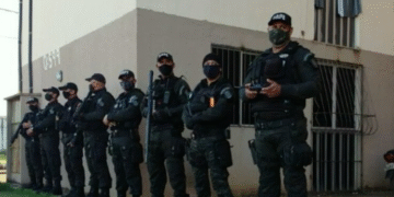 Operação mira foragidos, drogas e armas em Porto Velho