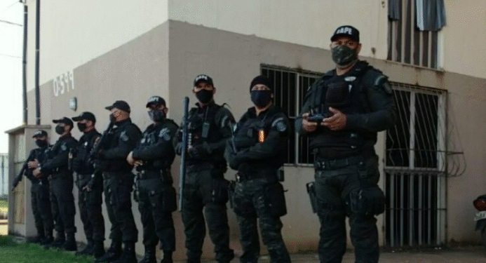 Operação mira foragidos, drogas e armas em Porto Velho