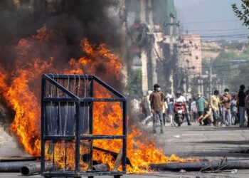 Cristãos no Nepal acompanham com apreensão a crise política