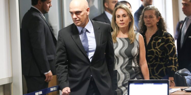 Esposa de Alexandre de Moraes e escritório do casal sancionados