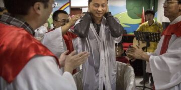 cristãos impedem suicídio de mulher