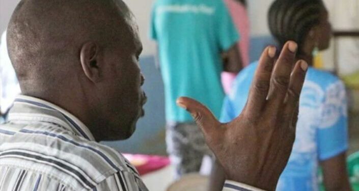 Cristão esfaqueado até a morte pelo próprio irmão após conversão