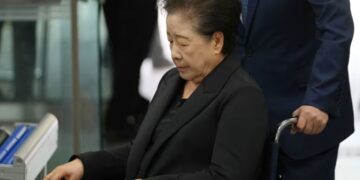 Viúva do reverendo Moon, da Igreja da Unificação, é presa