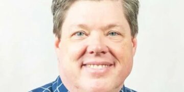 Pastor morre nos EUA após colidir de bicicleta contra caminhão