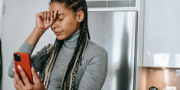 Conheça o aplicativo que oferece apoio emocional gratuito 24h