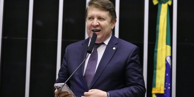 Deputado cobra posicionamento do Brasil sobre perseguição contra cristãos na China