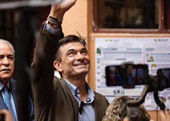 Presidente eleito da Bolívia promete governo baseado em “Deus, pátria e família”