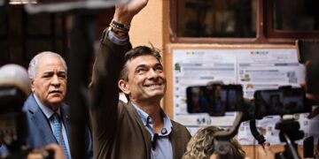 Presidente eleito da Bolívia promete governo baseado em “Deus, pátria e família”