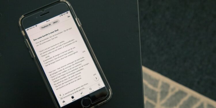 Aplicativo da Bíblia YouVersion atinge 1 bilhão de downloads: ‘Vidas sendo alcançadas’