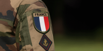 Rumores de Guerra: França quer Exército pronto para possível confronto com Rússia em 4 anos