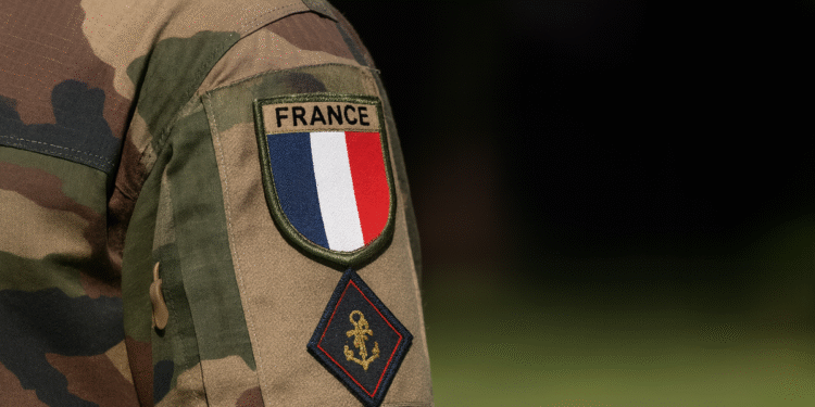 Rumores de Guerra: França quer Exército pronto para possível confronto com Rússia em 4 anos