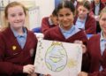 Milhares de alunos na Inglaterra participam de oração coletiva do ‘Pai Nosso’