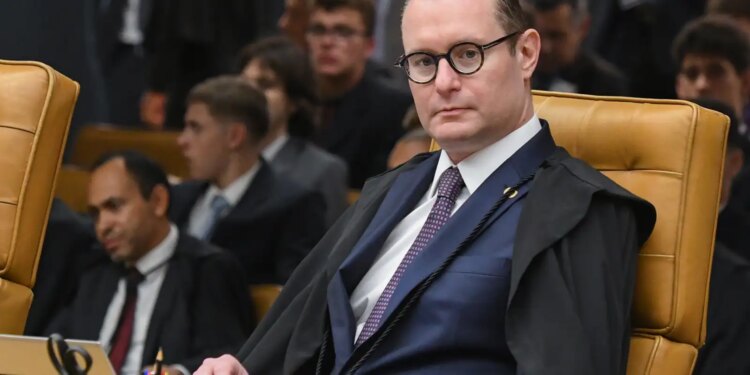 Zanin vota para manter Moro réu por calúnia contra Gilmar Mendes