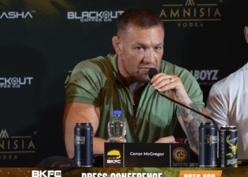 “Estou salvo e vivo pela Palavra de Deus”, afirma Conor McGregor