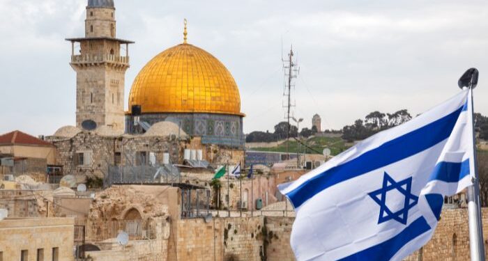 Israel e Hamas assinam acordo de paz; presidente israelense cita profecia de Jeremias