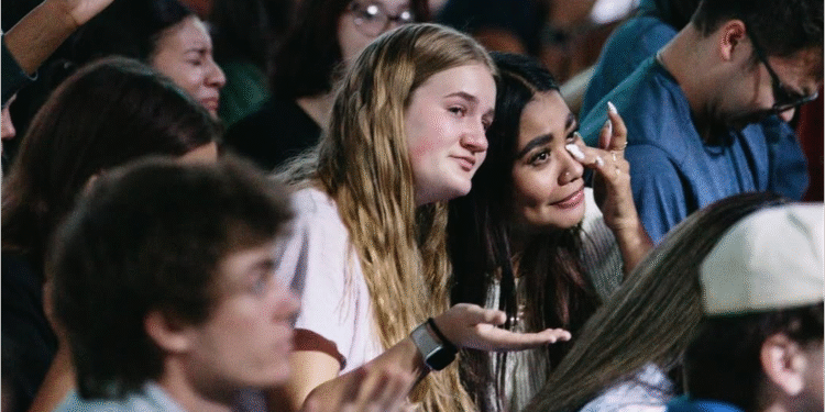 Evento evangelístico em universidade atrai mais de 4.000 jovens
