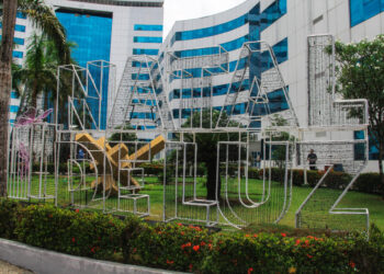 Palácio Rio Madeira se transforma em “Jardim Encantado” com acendimento das luzes do Natal de Luz, nesta segunda-feira, 3