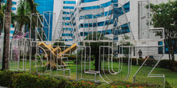 Palácio Rio Madeira se transforma em “Jardim Encantado” com acendimento das luzes do Natal de Luz, nesta segunda-feira, 3