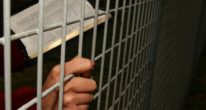 Invasão de igreja termina com 11 cristãos presos na China