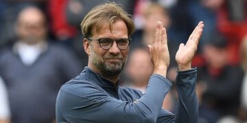 “Minha mãe orava toda noite”, diz ex-técnico do Liverpool