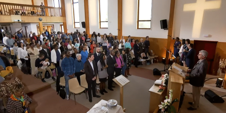 Discriminação dos evangélicos: reportagem de TV pública causa indignação e igrejas reagem