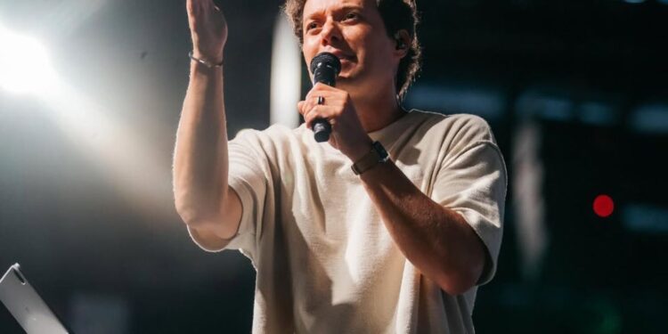 André Valadão põe fim à ‘taxa de batismo’ na Lagoinha Alphaville