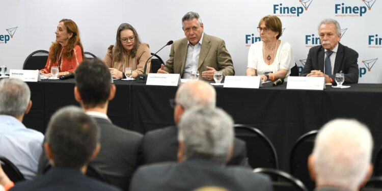 Especialistas buscam mais poder de decisão da ciência na COP30