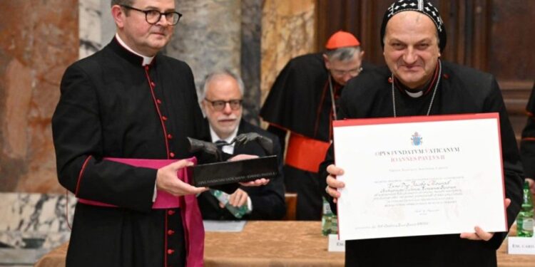 Arcebispo sírio que sobreviveu ao Estado Islâmico é homenageado