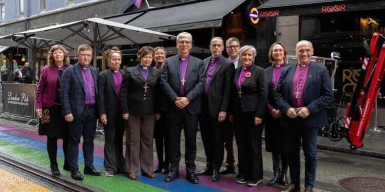 Luteranos da Noruega arrependidos por não apoiar LGBTs antes