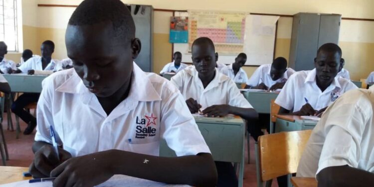 Muçulmanos ameaçam e tentam tomar à força Escola Evangélica