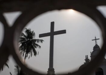 Pastor e 2 fiéis são presos na Índia por pregarem a hindus