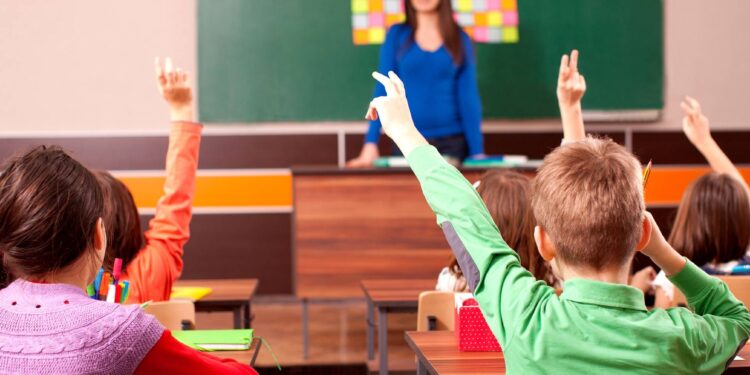 Quais os benefícios de escolher uma escola cristã para os filhos?