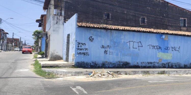 Facção usa nome de Jesus para fechar terreiros de umbanda