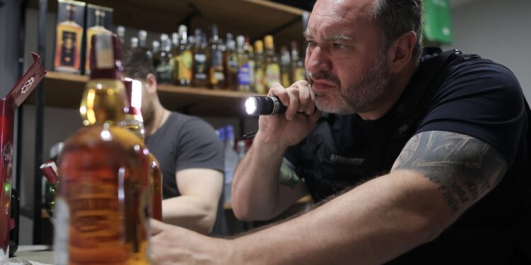 Estado de SP confirma mais dois casos de intoxicação por metanol