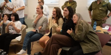 Israel recebe os últimos reféns sequestrados; Trump agradece ao “Deus Todo-Poderoso de Abraão, Isaque e Jacó”