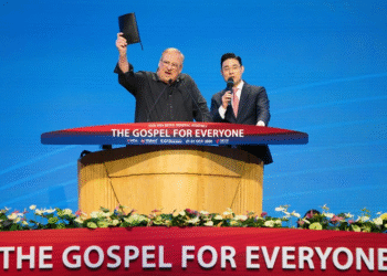 Rick Warren lista 5 coisas que os líderes cristãos devem fazer para ganhar o mundo para Cristo