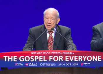 Líderes estão falhando na santidade e muitos cristãos são ignorantes sobre a mensagem-chave de Jesus, diz evangelista