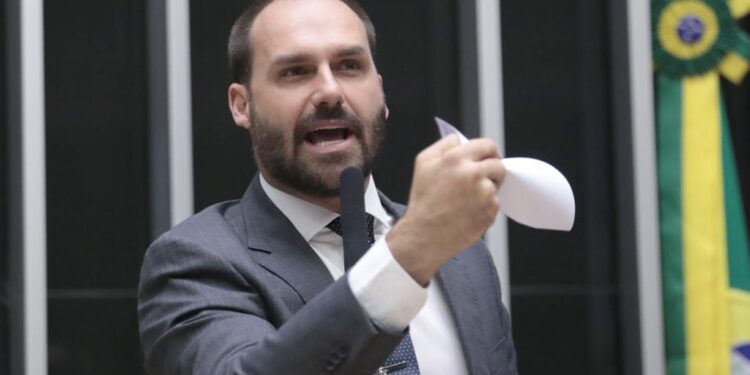 Eduardo Bolsonaro poderá disputar a presidência em 2026
