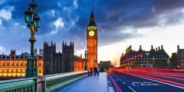 Leis pró-LGBT no Reino Unido podem tornar cristianismo ilegal