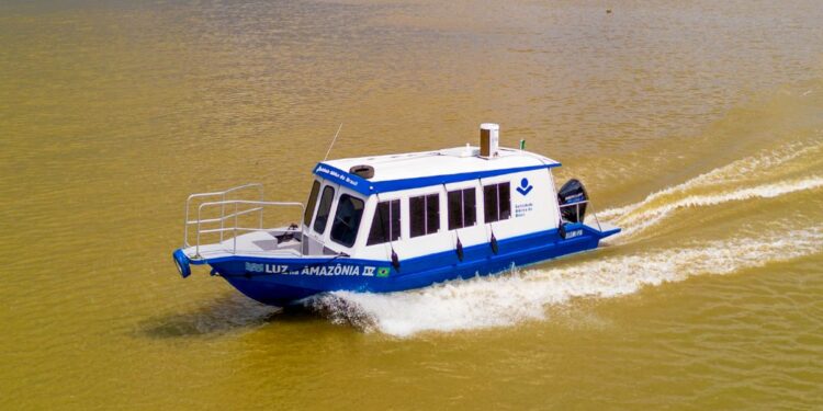 Ilha das Onças é a 1ª viagem missionária de nova lancha da SBB
