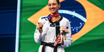 Milena Titoneli é prata no Mundial de taekwondo, o 3º pódio do Brasil