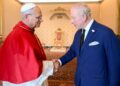 Rei Charles e papa Leão XIV protagonizam encontro histórico