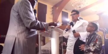 Pastor repreende fiel por oferta de ‘apenas’ US$ 1.200 à igreja