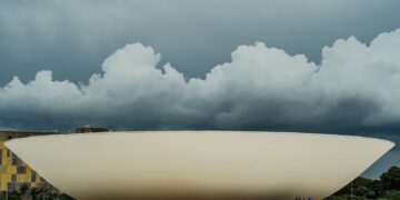 Deputados pedem investigação federal sobre megaoperação no Rio